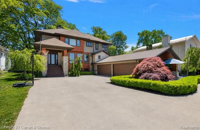 Property Photo:  1345 E Lake Drive  MI 48377 