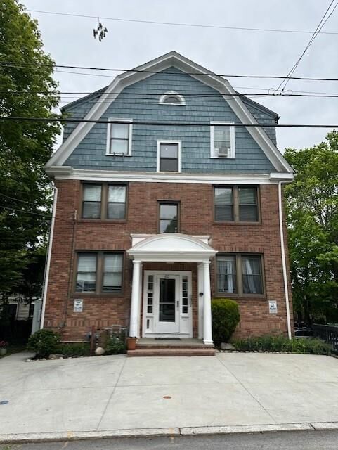 Property Photo:  58 Taft Avenue 9  RI 02906 
