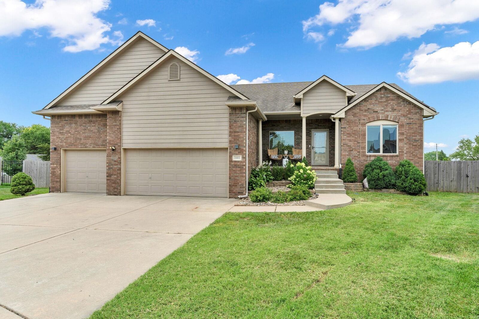 Property Photo:  2801 N Emerson  KS 67037 