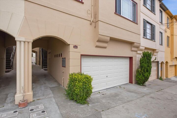 Property Photo:  673 Hillside Boulevard  CA 94014 