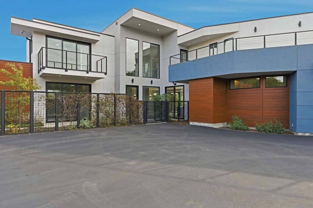 Property Photo:  10 Notre Dame Place  CA 94002 