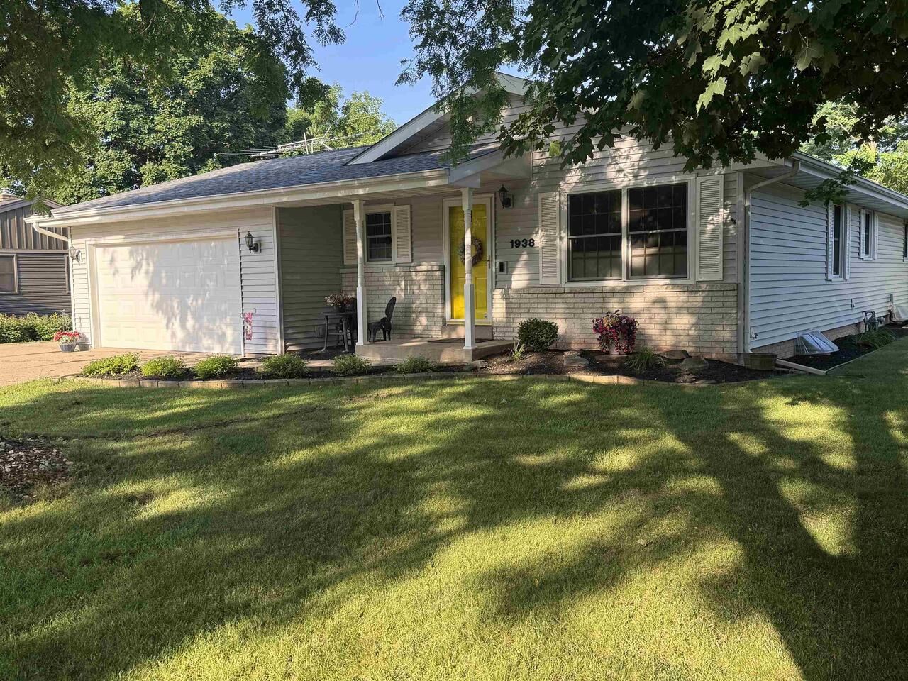 Property Photo: 1938 Bootmaker Drive WI 53511