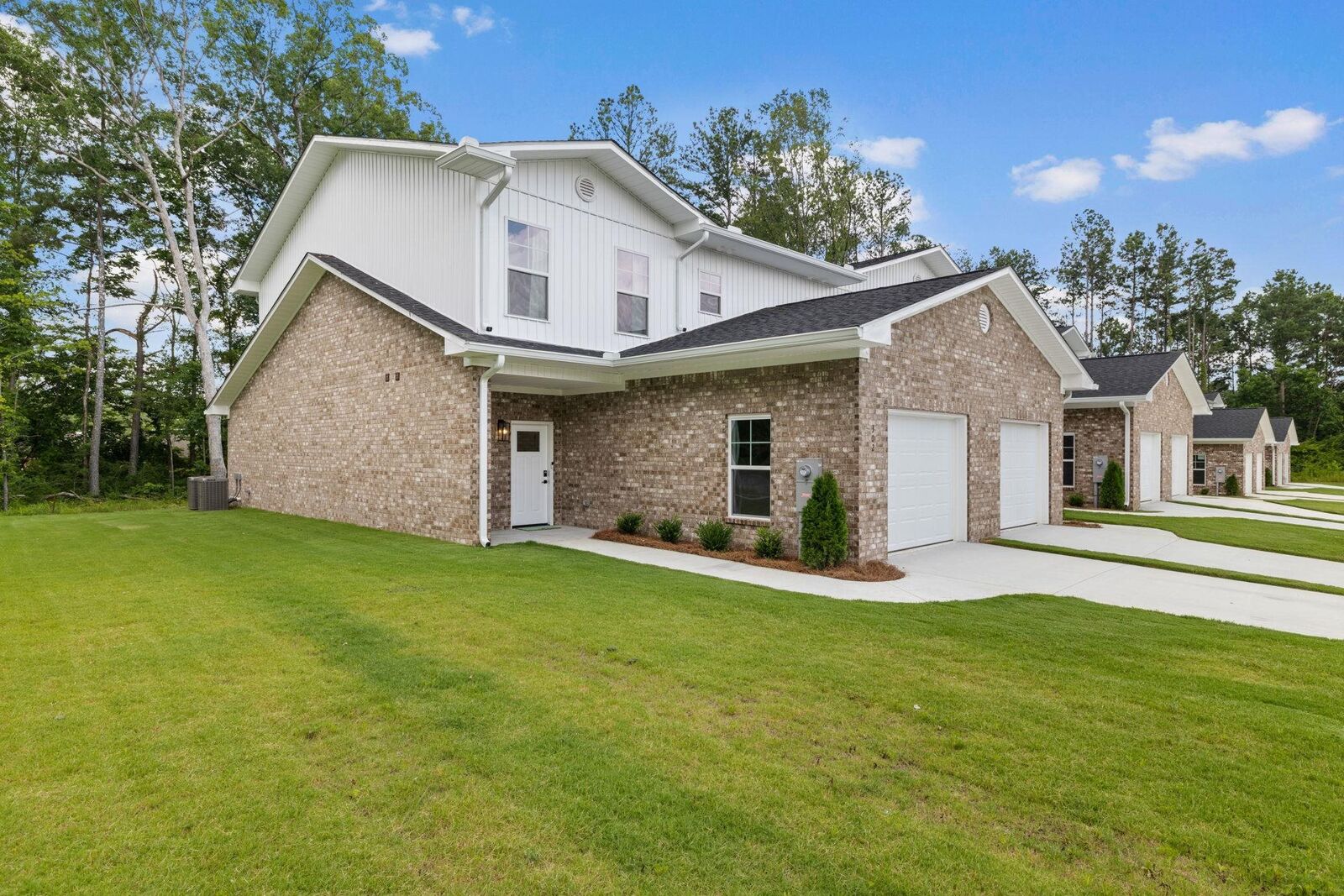 Property Photo: 304 Garden St AL 35055
