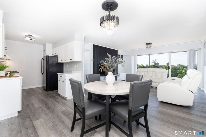 Property Photo:  30 Woodland Street 9L  CT 06105 