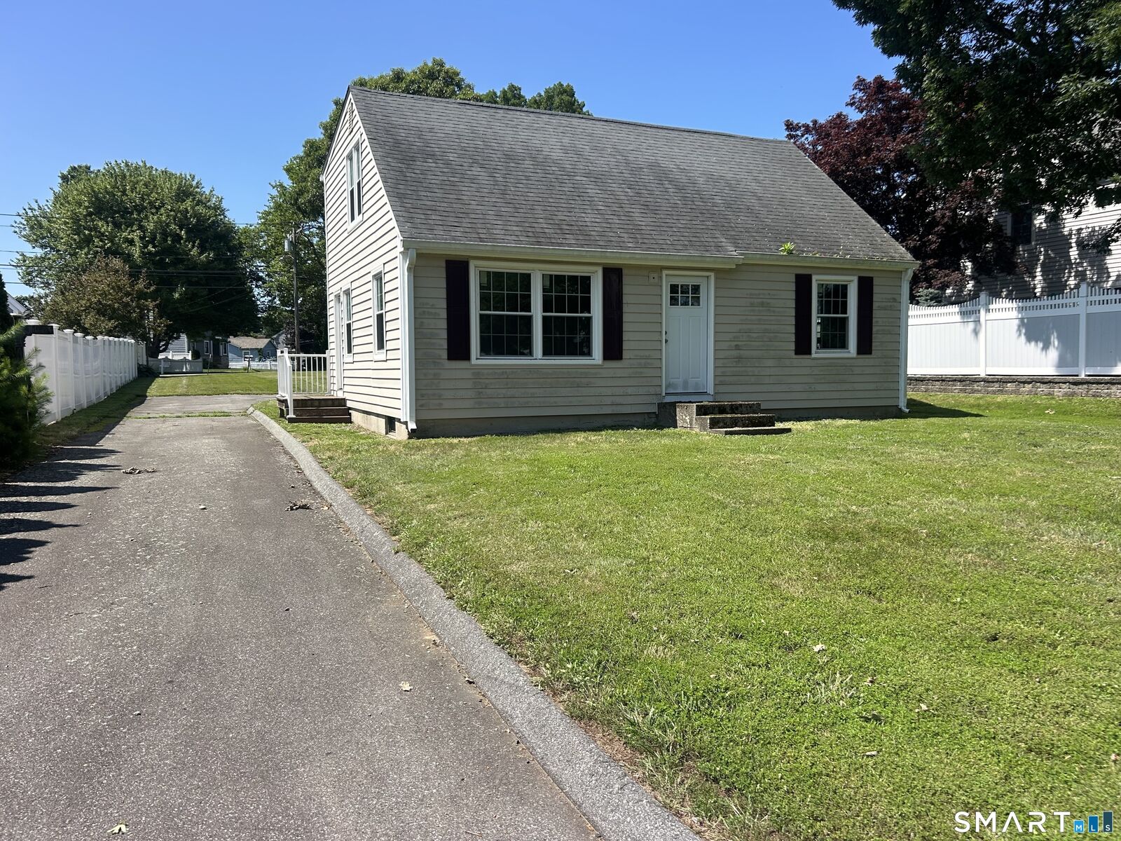 Property Photo:  9 Old Colony Road  CT 06475 