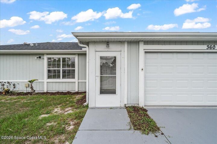 Property Photo:  360 Wendover Road SW  FL 32908 