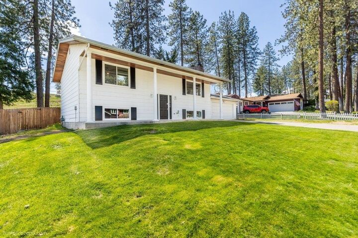 Property Photo:  817 W Falcon Ave  WA 99218 