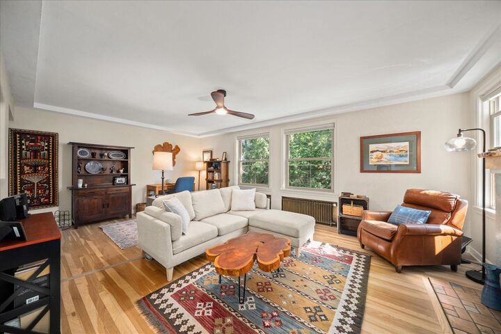 Property Photo: 726 W 6th Ave 305 WA 99204
