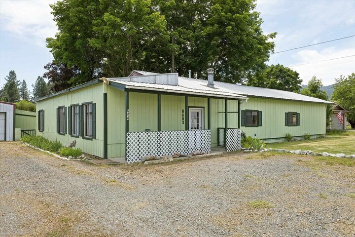 Property Photo: 603 W Court Ave WA 99109