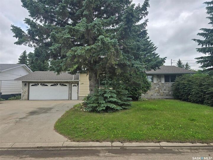Property Photo: 1118 Bell Street SK S0G 2K0