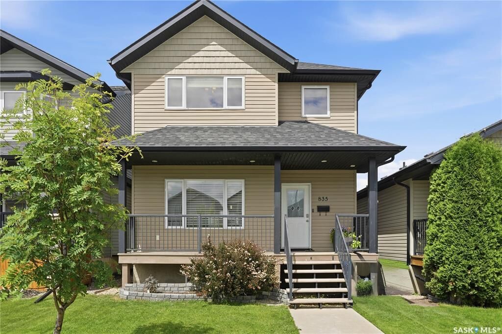 Property Photo:  835 Lamarsh Lane  SK S7W 1B7 
