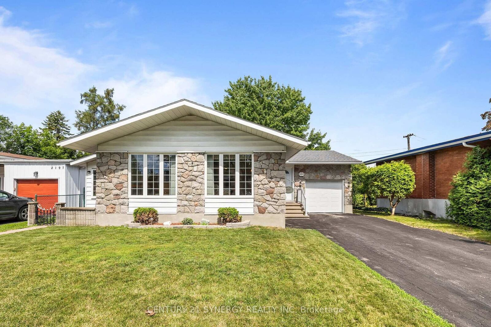 Property Photo: 2201 Haig Drive ON K1G 2L3