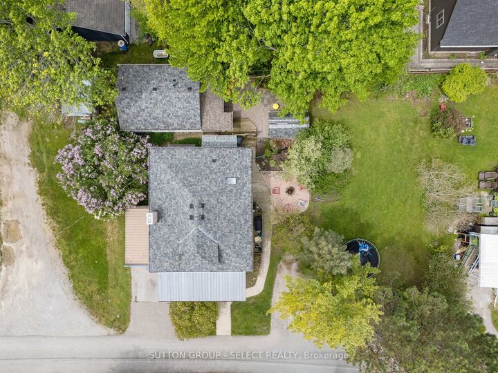 Property Photo: 10 Crescent Park ON N0A 1N0