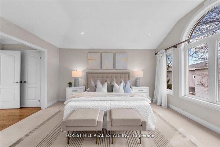 Property Photo: 313 Broadway Avenue ON M4P 1W2
