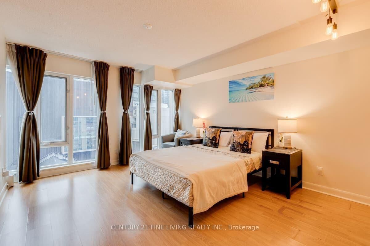 Property Photo:  200 Victoria Street 1317  ON M5B 1V8 