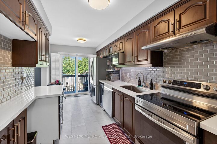 Property Photo:  5361 Bullrush Drive  ON L5V 2C1 