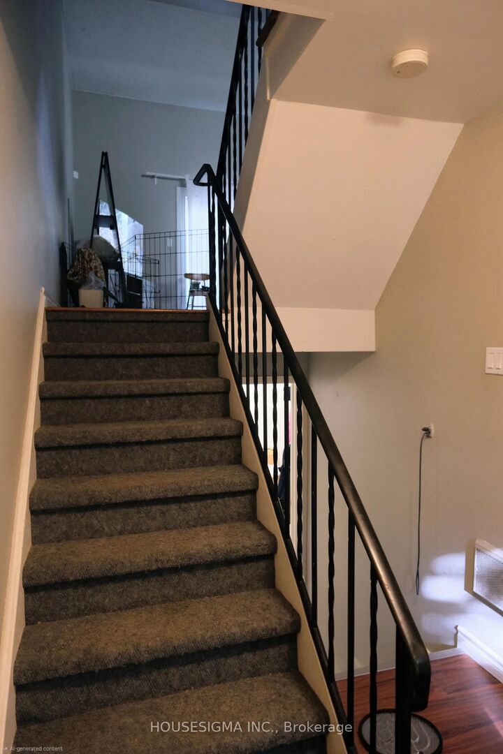 Property Photo:  159 Sandringham Crescent 88  ON N6C 5A9 