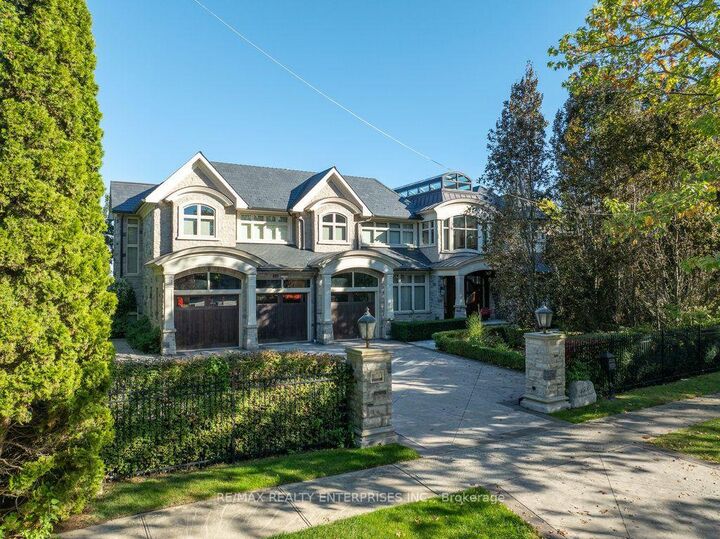 Property Photo: 1500 Watersedge Road ON L5J 1A4