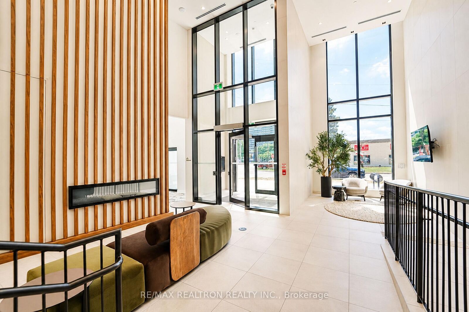 Property Photo:  8188 Yonge Street 627  ON L4J 0M2 