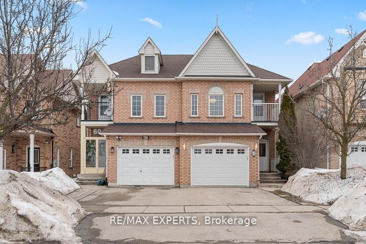 62 Colonial Crescent — photo 1