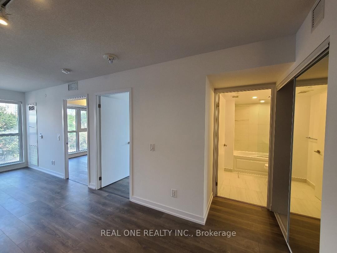 Property Photo:  219 Dundas Street E 511  ON M5A 0V1 