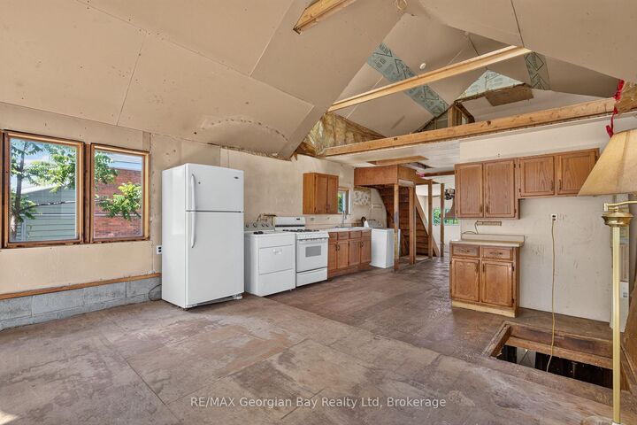 Property Photo:  379 Gloucester Street  ON L4R 1J2 