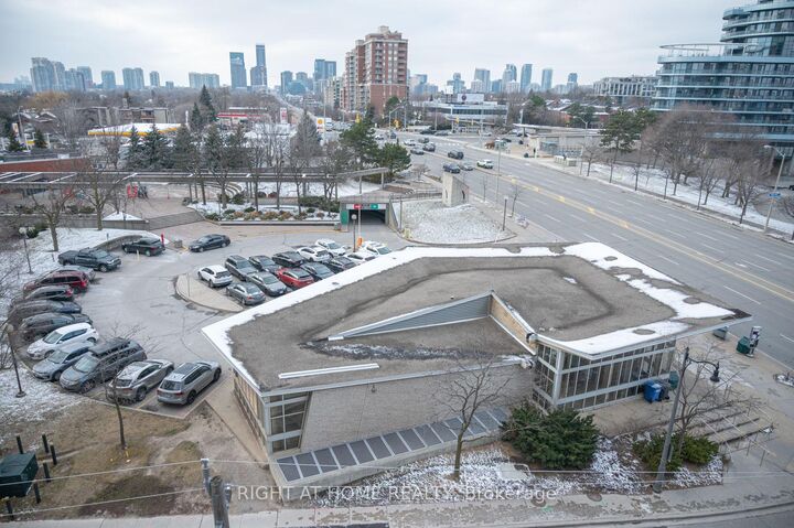 Property Photo:  7 Kenaston Gardens 616  ON M2K 0E9 