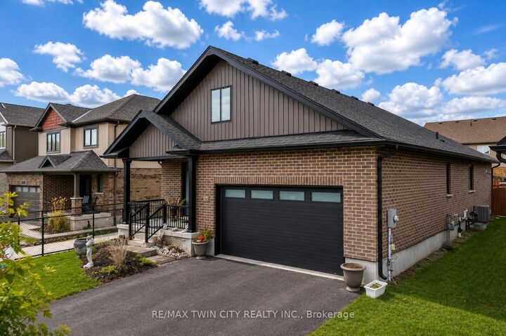 Property Photo: 86 Woodberry Crescent ON N3B 0C8