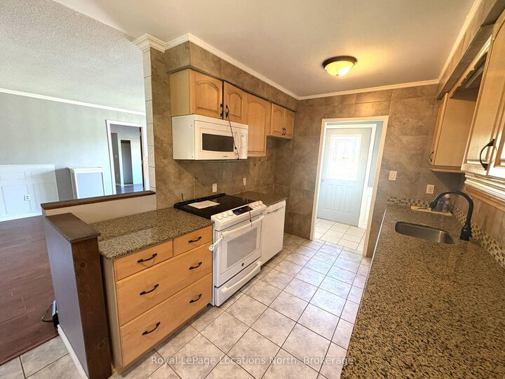 Property Photo: 2 Lynn Street ON L0L 2J0