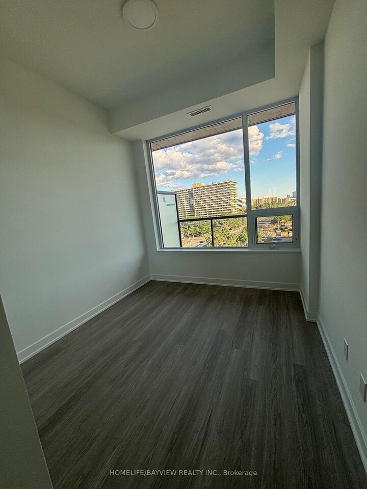 Property Photo: 8188 Yonge Street 622 ON L4J 1W5