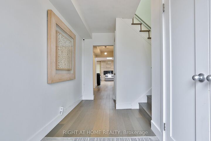 Property Photo:  34 Scarcliff Gardens  ON M1E 2A2 