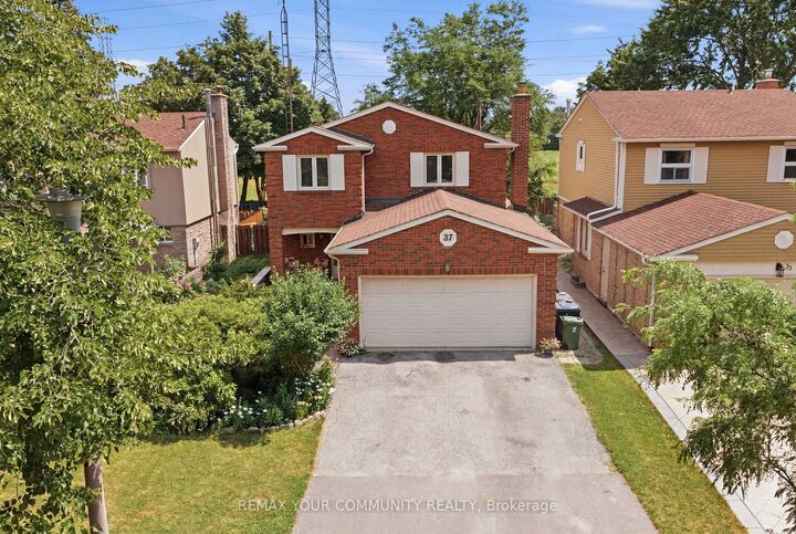 Property Photo:  37 Longbow Square  ON M1W 2W6 