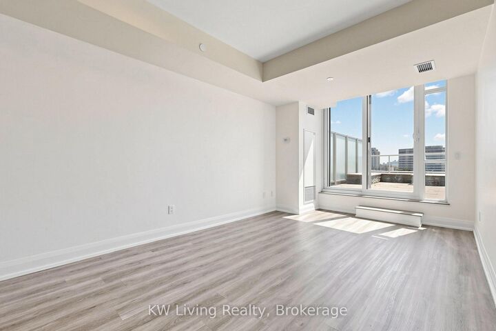 Property Photo: 18 Graydon Hall Drive 312 ON M3A 0A4