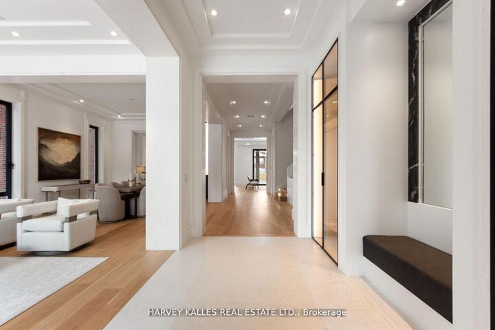 370 Glengrove Avenue W — photo 1