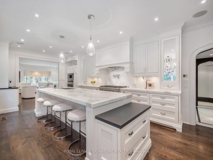 Property Photo:  64 Old Forest Hill Road  ON M5P 2R2 