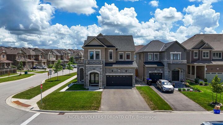 Property Photo:  3 Arnold Crescent  ON L9R 0T7 