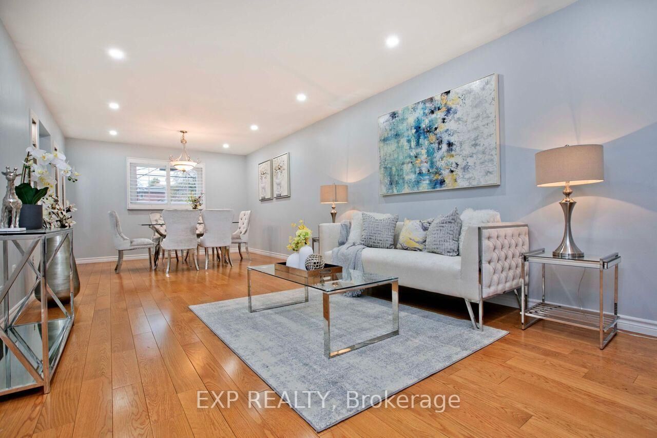 Property Photo:  57 Belvedere Crescent Main  ON L4C 8V4 