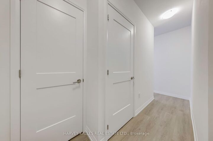 Property Photo: 25 Holly Street 2309 ON M4S 0E3