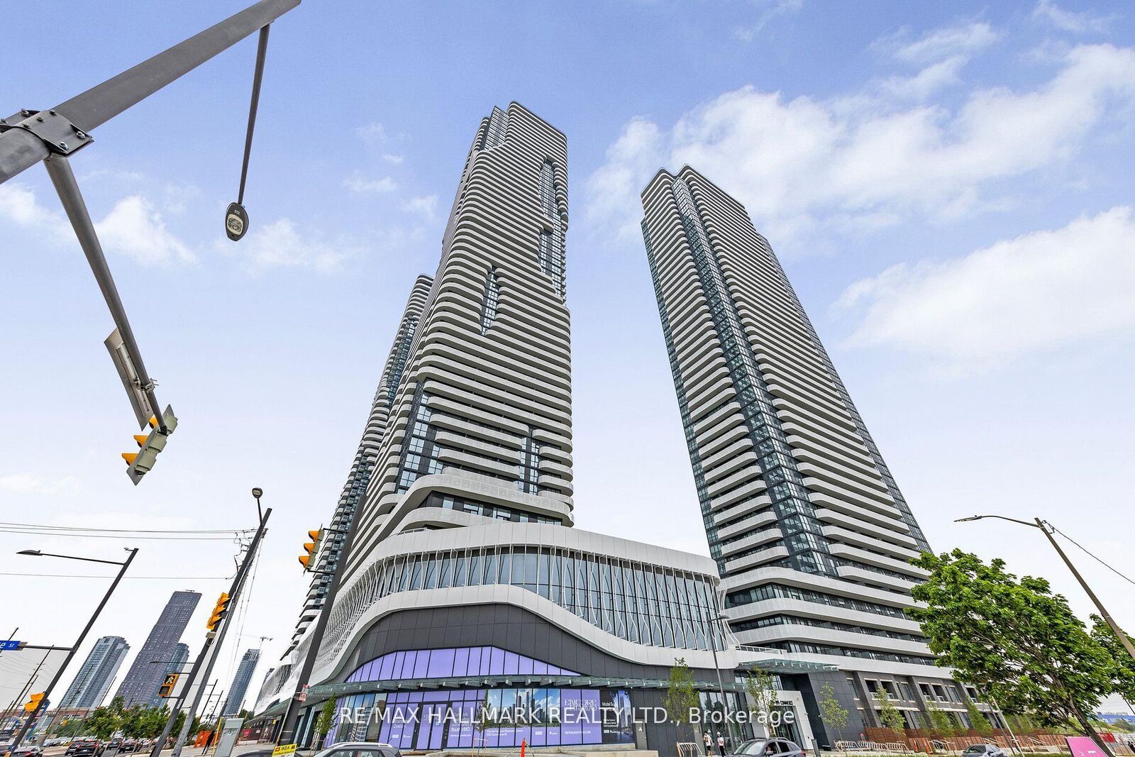 Property Photo: 225 Commerce Street 4312 ON L4K 0R1