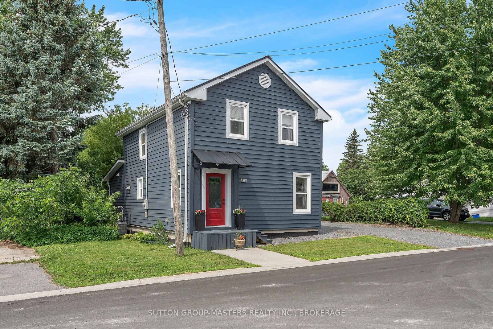 Property Photo: 173 Davy Street N ON K0H 1G0