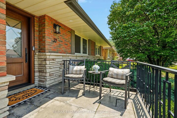 Property Photo: 27 Brentwood Drive ON L8G 2W9