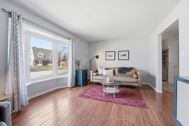 Property Photo:  776 Vinette Crescent  ON K1E 1W9 