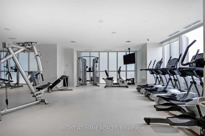 Property Photo: 56 Annie Craig Drive 3204 ON M8V 0C5