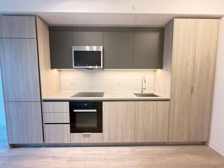 Property Photo: 400 King Street 505 ON M5V 1K2