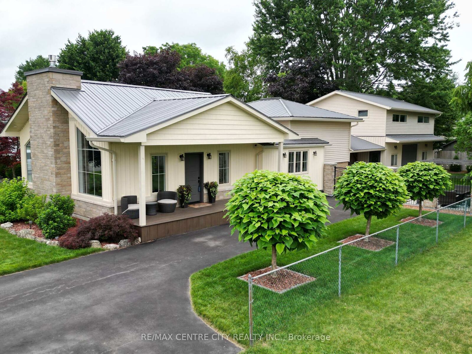 Property Photo:  174 Ridge Street  ON N0L 1J0 