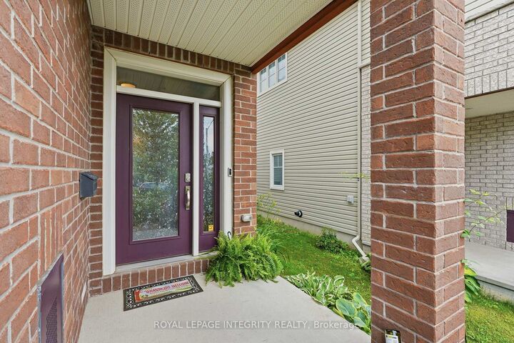 Property Photo:  120 Kestrel Street  ON K1T 0P8 