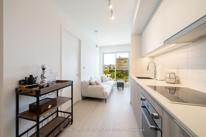 Property Photo:  25 St Dennis Drive 607  ON M3C 1E7 