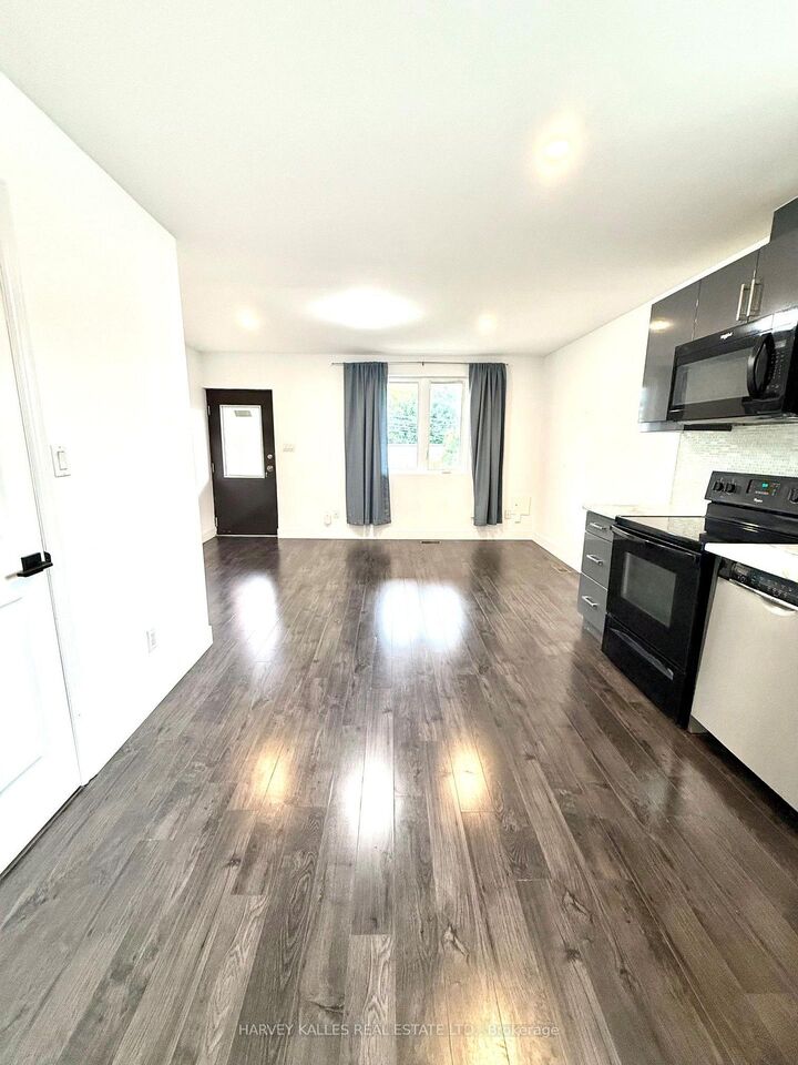 Photo de la propriété:  427 Vaughan Road 1  ON M6C 2P1 