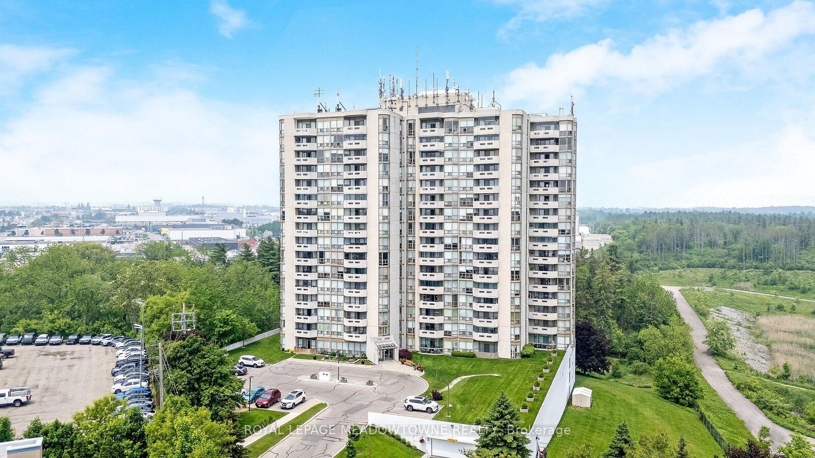 Property Photo: 20 McFarlane Drive 808 ON L7G 5J8