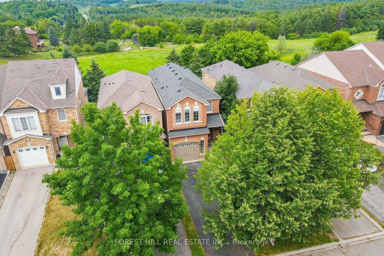 Property Photo:  92 Senator Way  ON L7E 2S6 